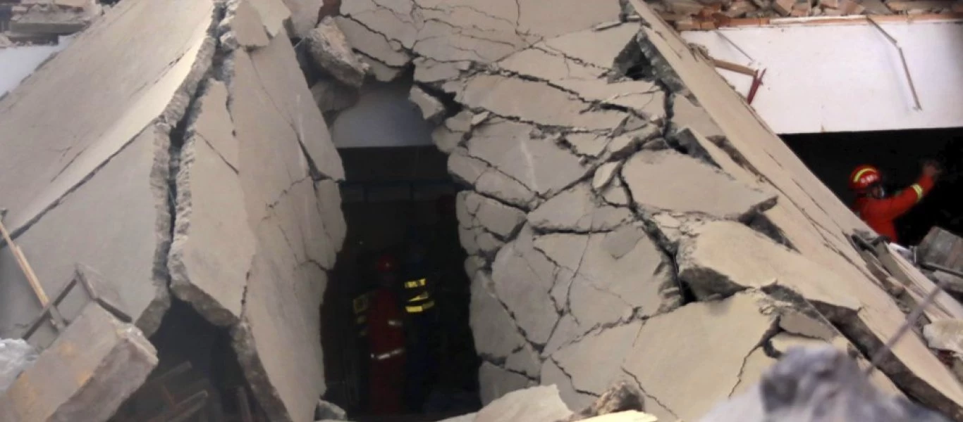 Τραγωδία στην Κίνα: 80χρονος γιόρταζε τα γενέθλια του όταν κατέρρευσε το κτίριο - 29 νεκροί μέχρι στιγμής (βίντεο)